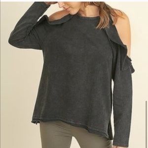 Umgee cold shoulder sweatshirt